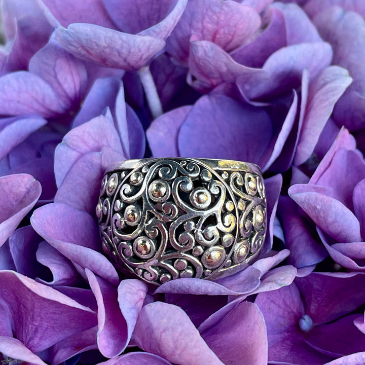 Sterling silver signet  ring with 18ct gold accents