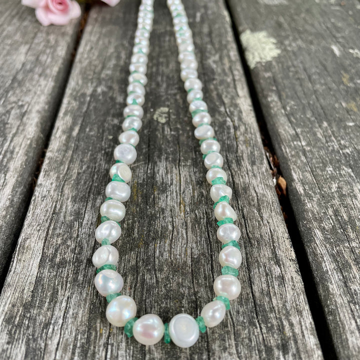 Emerald and freshwater pearl necklace