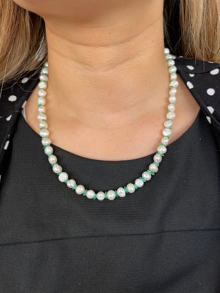 Emerald and freshwater pearl necklace