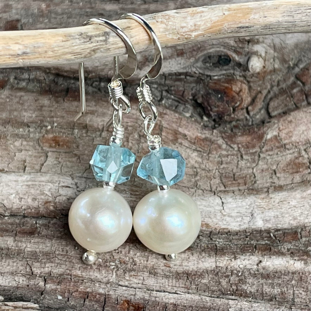Aquamarine and freshwater earrings