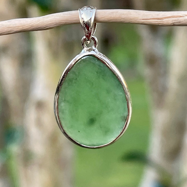 Small 9ct Gold and Pounamu pendant