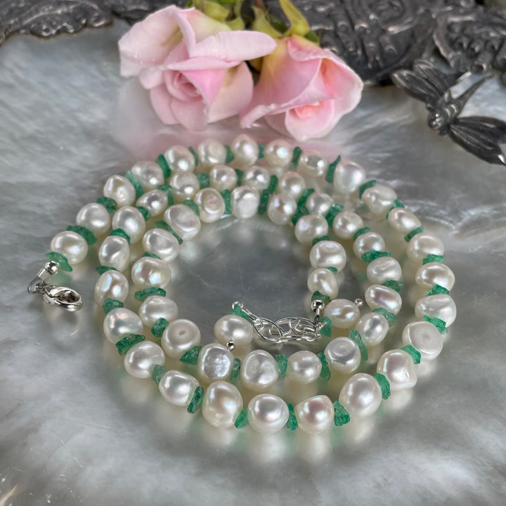 Emerald and freshwater pearl necklace