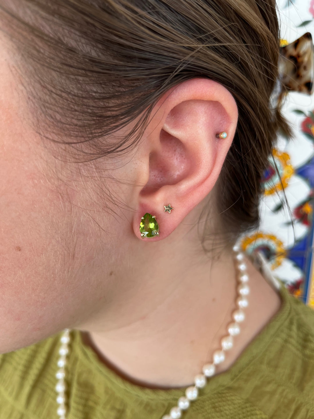 9ct Gold peridot pear earring studs