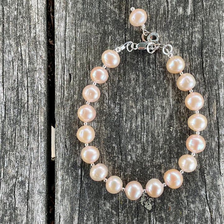 Apricot freshwater pearl bracelet
