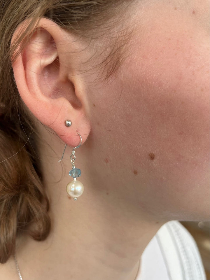 Aquamarine and freshwater earrings
